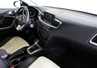 Подержанный автомобиль Kia Ceed Wagon 2019 года (5 фото)