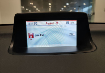 Подержанный автомобиль Opel Meriva 2012 года (14 фото)