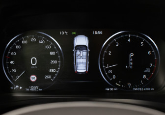 Подержанный автомобиль Volvo V60 Cross Country 2021 года (12 фото)