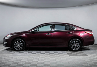 Подержанный автомобиль Nissan Teana 2014 года (8 фото)