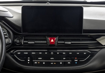 Подержанный автомобиль Москвич 3 2023 года (17 фото)