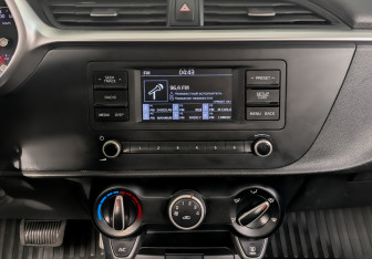 Подержанный автомобиль Kia Rio Hatchback 2021 года (15 фото)