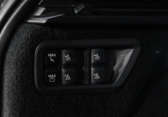 Подержанный автомобиль BMW X7 2021 года (26 фото)
