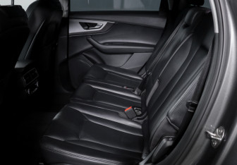 Подержанный автомобиль Audi Q7 2019 года (10 фото)