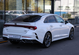 Подержанный автомобиль Kia K5 2021 года (5 фото)