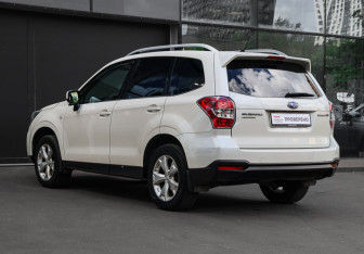 Подержанный автомобиль Subaru Forester Suv 2014 года (6 фото)