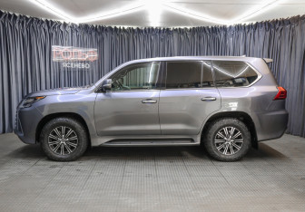 Подержанный автомобиль Lexus LX 2019 года (8 фото)