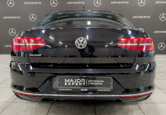 Подержанный автомобиль Volkswagen Passat Sedan 2018 года (6 фото)