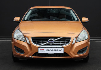 Подержанный автомобиль Volvo S60 2012 года (2 фото)