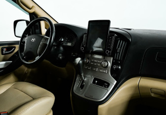 Подержанный автомобиль Hyundai Grand Starex 2012 года (8 фото)