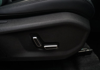 Подержанный автомобиль Geely Monjaro 2023 года (16 фото)