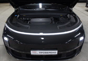 Подержанный автомобиль LiXiang L9 2023 года (9 фото)