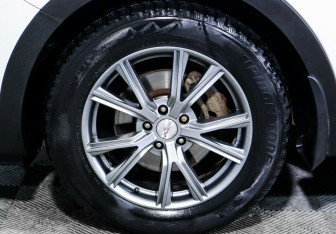 Подержанный автомобиль Hyundai Santa Fe 2014 года (5 фото)