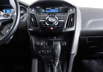 Подержанный автомобиль Ford Focus Wagon 2012 года (14 фото)