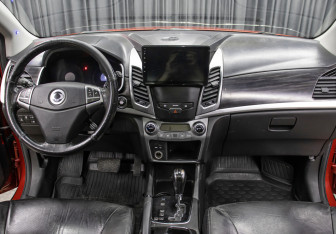 Подержанный автомобиль SsangYong Actyon 2013 года (14 фото)