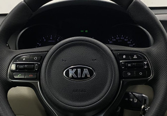 Подержанный автомобиль Kia Optima Sedan 2017 года (15 фото)