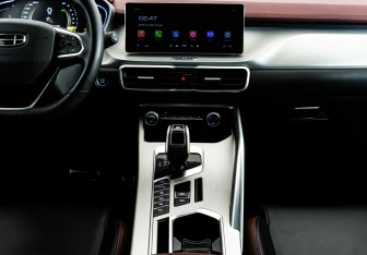 Подержанный автомобиль Geely Coolray 2021 года (10 фото)