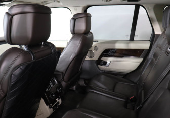 Подержанный автомобиль Land Rover Range Rover 2020 года (12 фото)