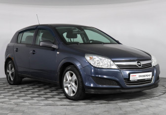 Подержанный автомобиль Opel Astra Hatchback 2011 года (2 фото)