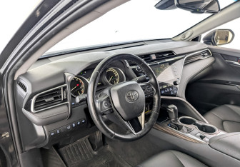 Подержанный автомобиль Toyota Camry Sedan 2020 года (16 фото)