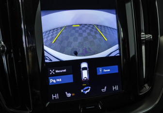 Подержанный автомобиль Volvo XC60 2019 года (14 фото)