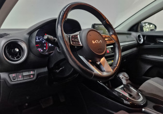 Подержанный автомобиль Kia Cerato Sedan 2021 года (15 фото)