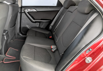 Подержанный автомобиль Kia Cerato Sedan 2010 года (12 фото)