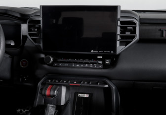 Подержанный автомобиль Toyota Tundra 2023 года (13 фото)