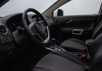 Подержанный автомобиль Opel Antara 2014 года (9 фото)
