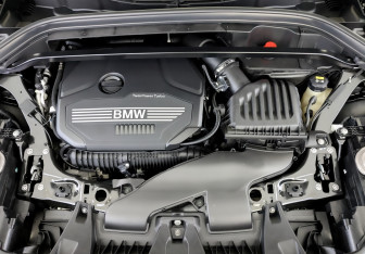 Подержанный автомобиль BMW X1 2022 года (9 фото)
