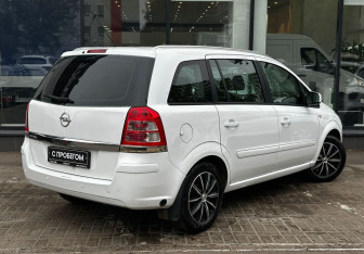 Подержанный автомобиль Opel Zafira Compactvan 2012 года (8 фото)