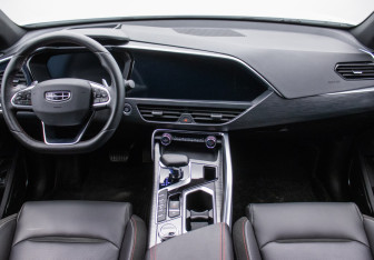 Подержанный автомобиль Geely Tugella 2024 года (13 фото)