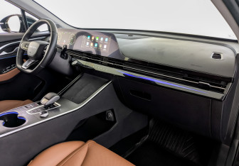 Подержанный автомобиль Omoda C5 2023 года (11 фото)