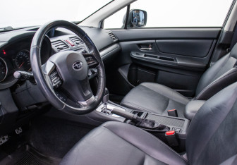 Подержанный автомобиль Subaru XV 2013 года (9 фото)