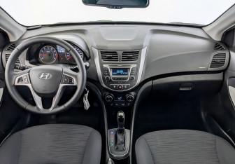 Подержанный автомобиль Hyundai Solaris Sedan 2016 года (14 фото)