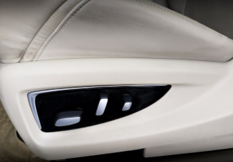 Подержанный автомобиль Cadillac Escalade Suv 2019 года (22 фото)