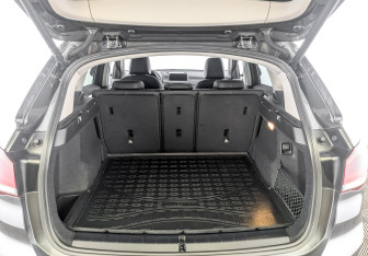 Подержанный автомобиль BMW X1 2021 года (10 фото)