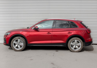 Подержанный автомобиль Audi Q5 2021 года (8 фото)