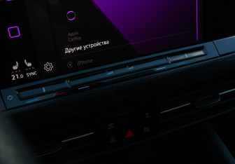 Подержанный автомобиль Volkswagen Golf GTI Hatchback 2021 года (22 фото)