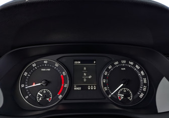 Подержанный автомобиль Skoda Octavia Liftback 2022 года (16 фото)