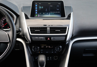 Подержанный автомобиль Mitsubishi Eclipse Cross 2022 года (10 фото)