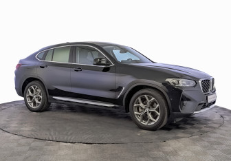 Подержанный автомобиль BMW X4 2022 года (3 фото)