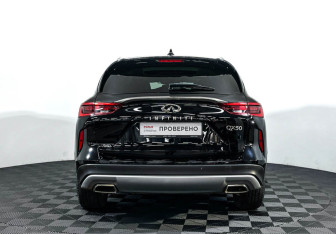 Подержанный автомобиль Infiniti QX50 2018 года (6 фото)
