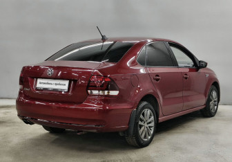 Подержанный автомобиль Volkswagen Polo Sedan 2019 года (5 фото)