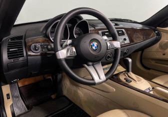 Подержанный автомобиль BMW Z4 Roadster 2008 года (12 фото)