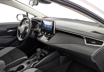 Подержанный автомобиль Toyota Corolla Sedan 2022 года (12 фото)