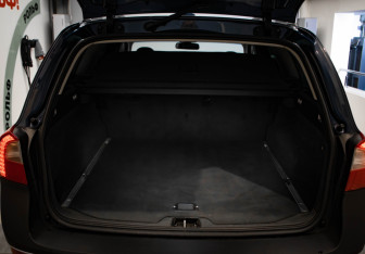 Подержанный автомобиль Volvo XC70 2008 года (30 фото)