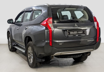 Подержанный автомобиль Mitsubishi Pajero Sport 2018 года (7 фото)