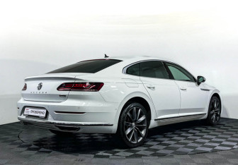 Подержанный автомобиль Volkswagen Arteon 2020 года (5 фото)