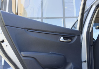 Подержанный автомобиль Kia Rio Hatchback 2018 года (25 фото)